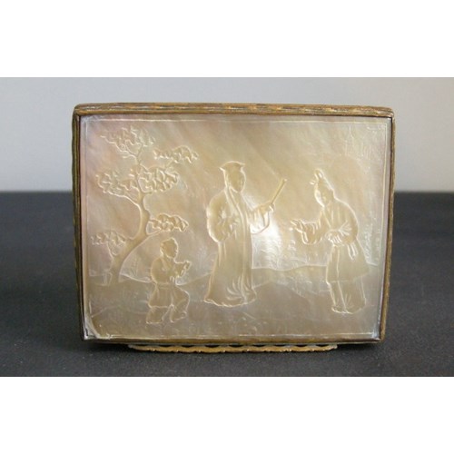 Mother of pearl snuff box with Pomponne mount
